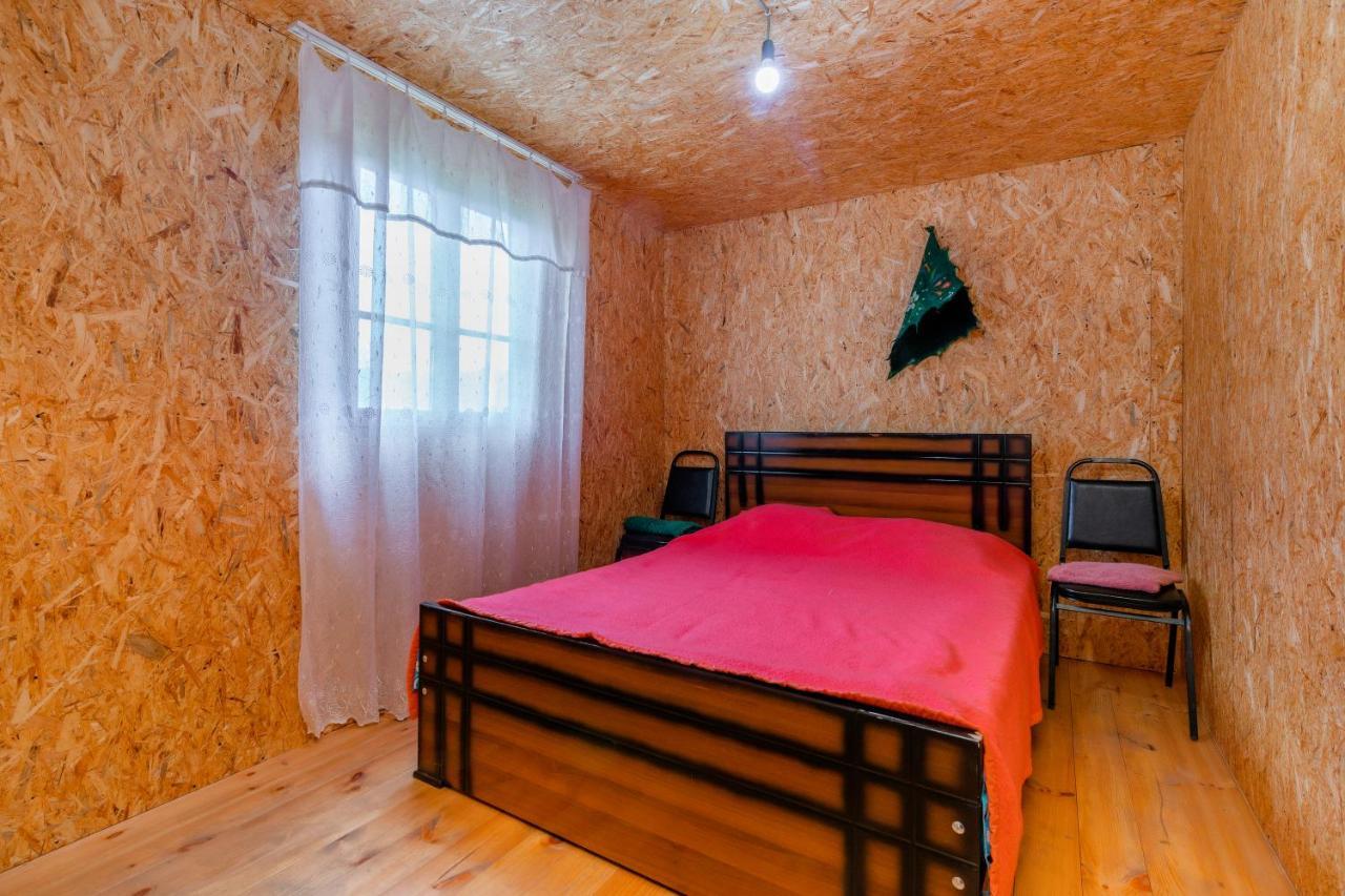 Guesthouse Elisabeth Omalo Bagian luar foto