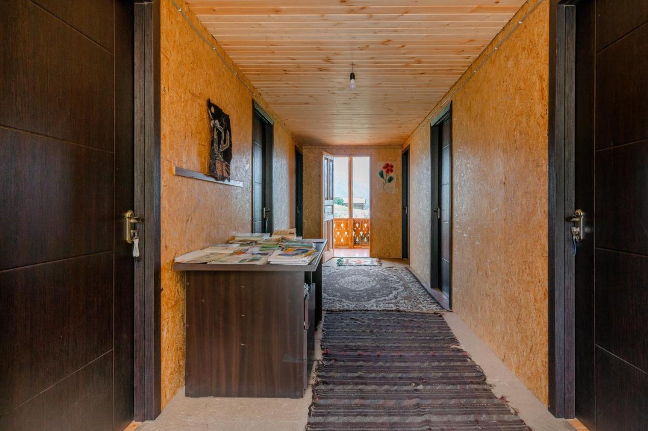 Guesthouse Elisabeth Omalo Bagian luar foto