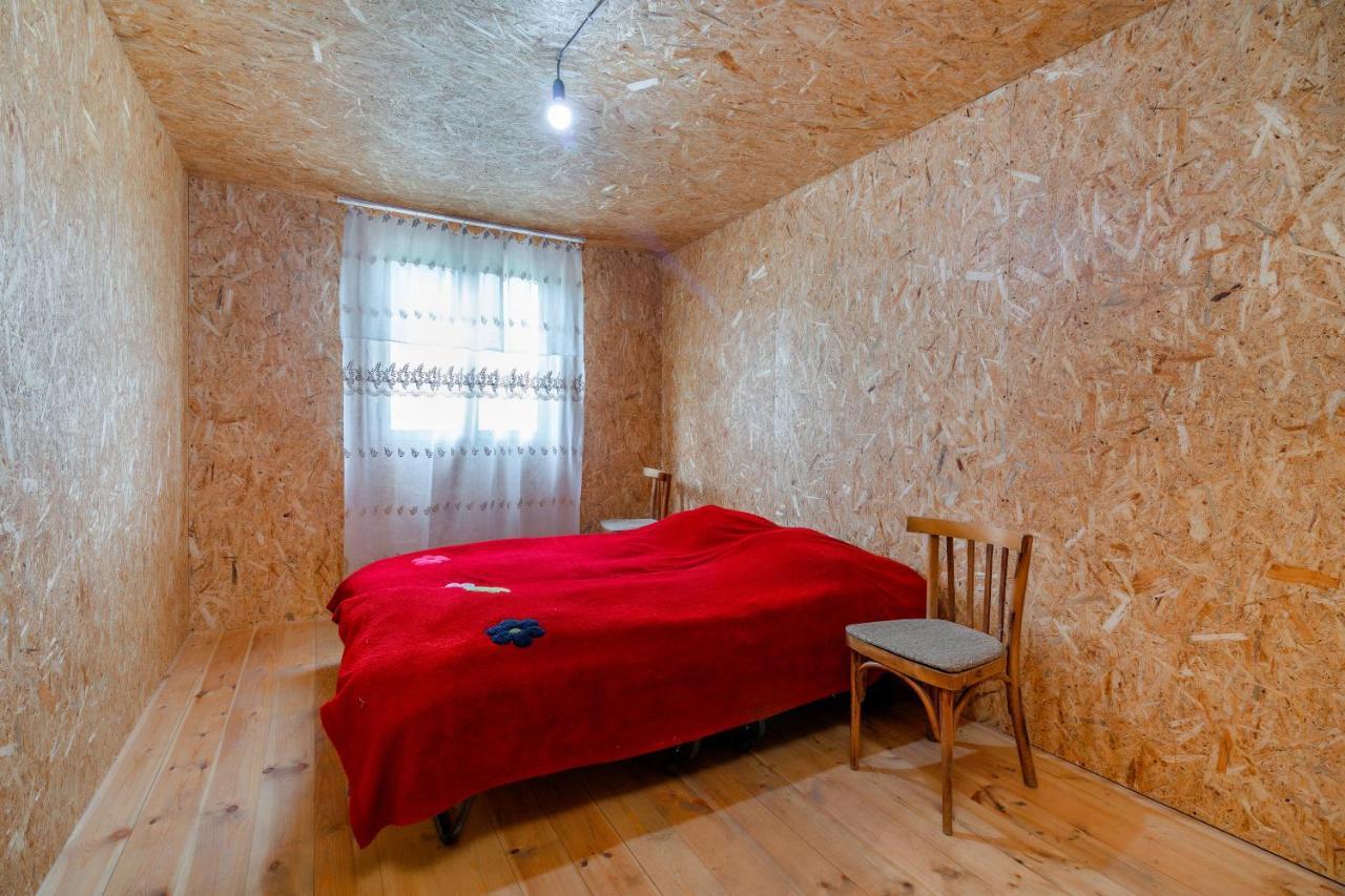 Guesthouse Elisabeth Omalo Bagian luar foto