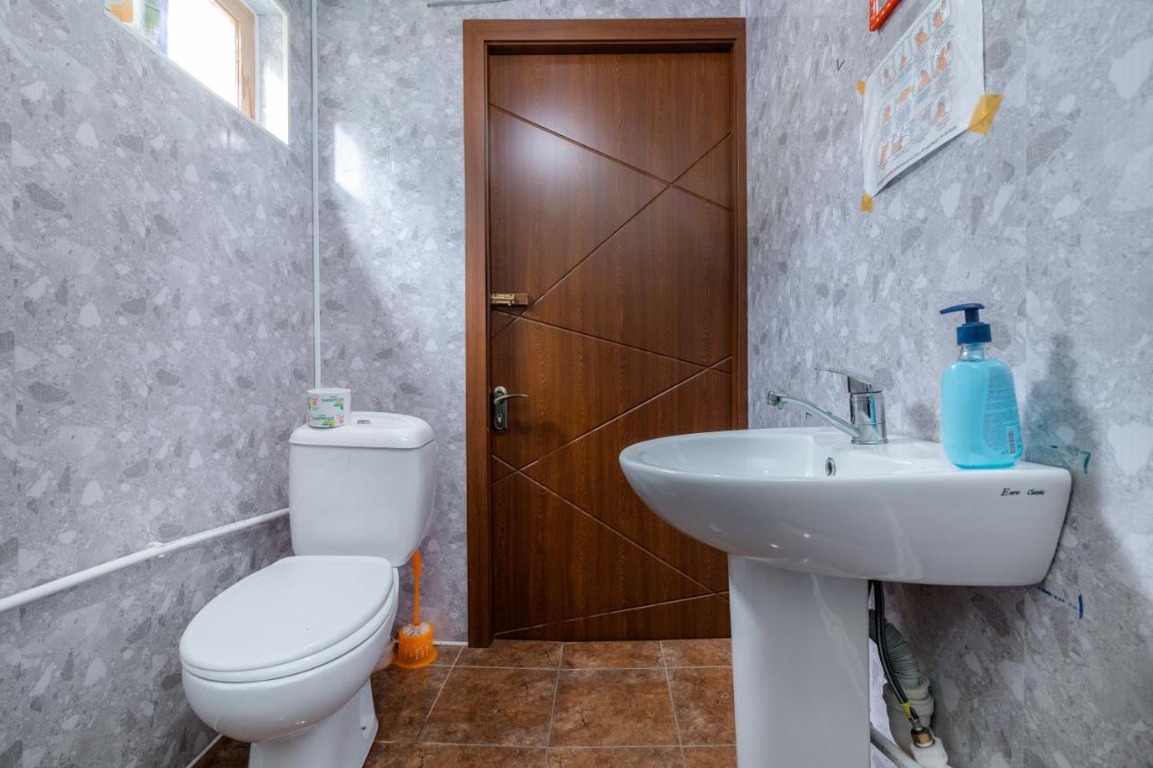 Guesthouse Elisabeth Omalo Bagian luar foto